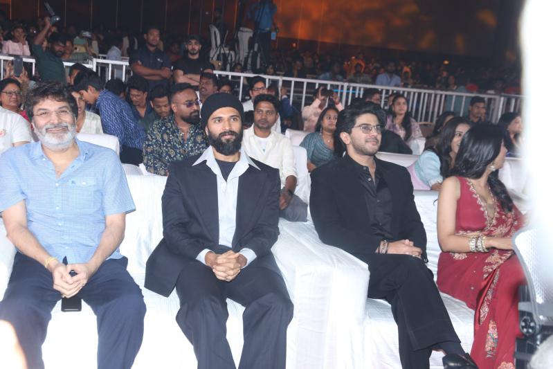 lucky-bhasker-movie-pre-release-6.jpg