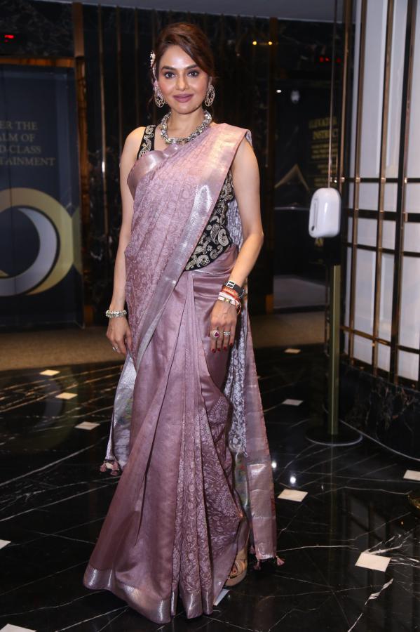 madhubala-stills-2-10.jpg