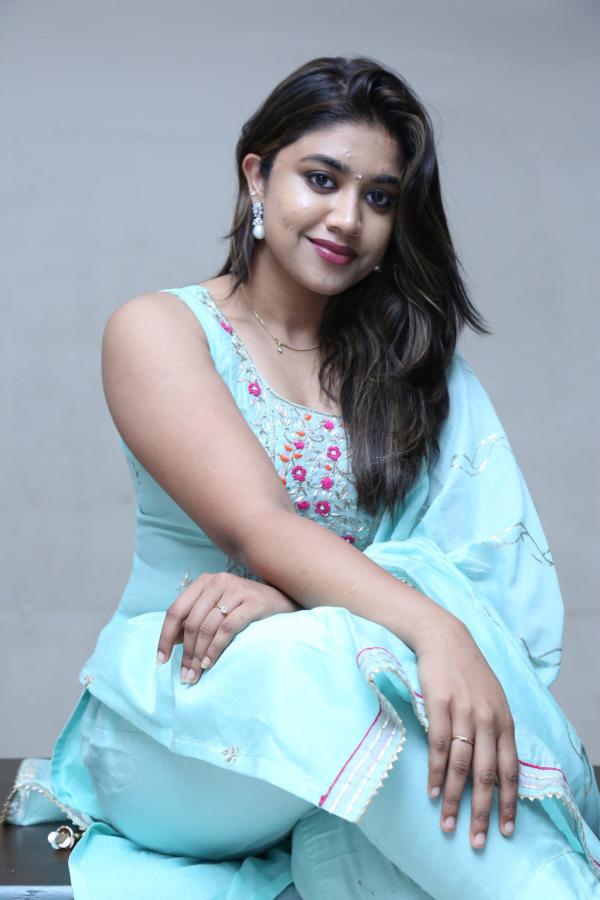 malavika-new-stills-10.jpg
