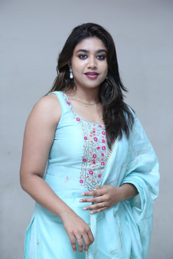 malavika-new-stills-13.jpg