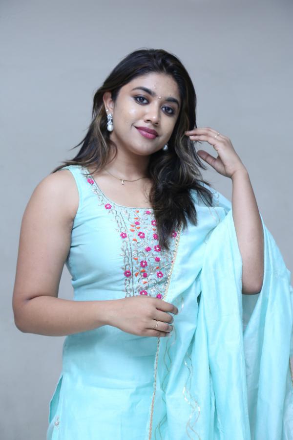 malavika-new-stills-17.jpg