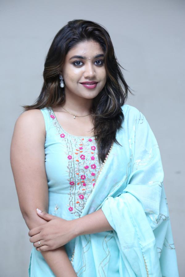 malavika-new-stills-20.jpg