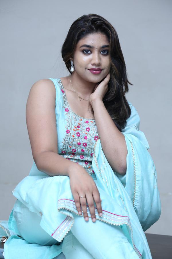 malavika-new-stills-6.jpg