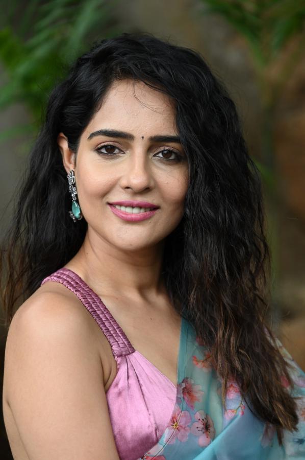 malvi-malhotra-stills-5-16.jpg