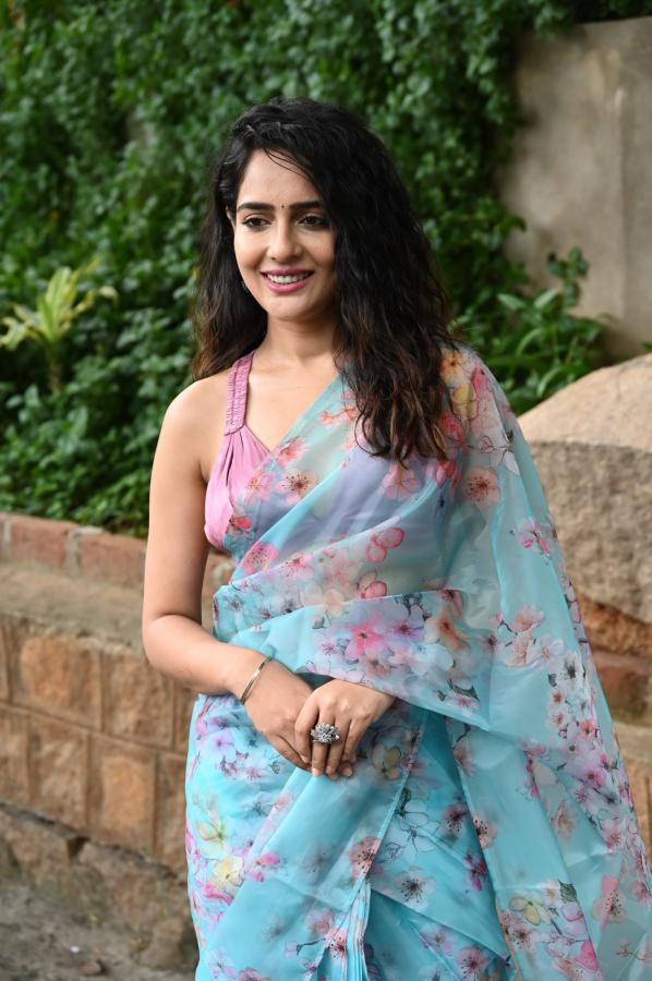 malvi-malhotra-stills-5-3.jpg