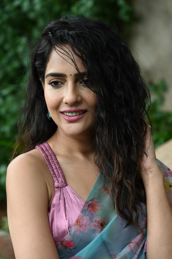 malvi-malhotra-stills-5-6.jpg