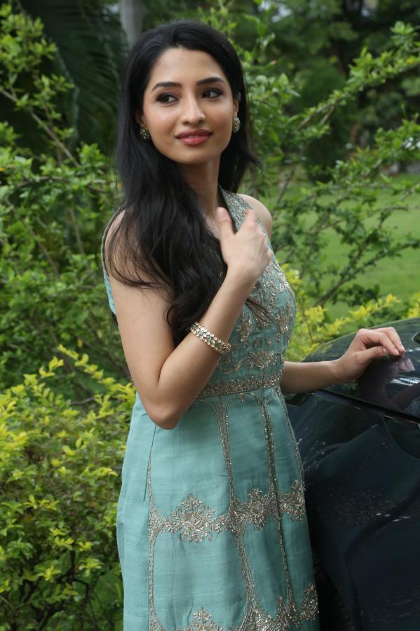 manisha-kandkur-stills-2.jpg