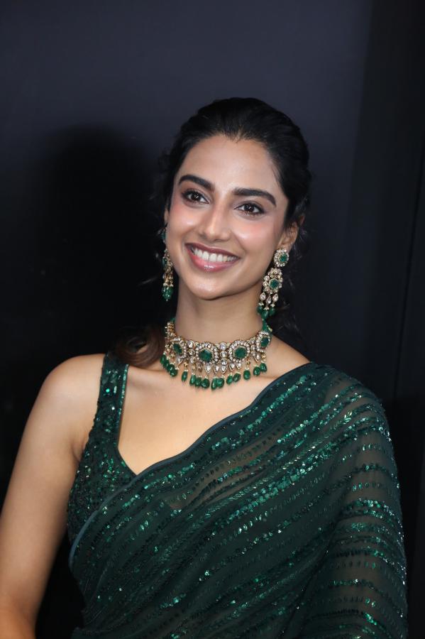 meenakshi-chowdary-stills-2-12.jpg