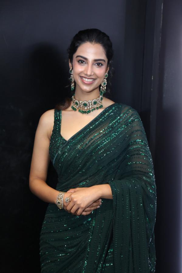 meenakshi-chowdary-stills-2-13.jpg
