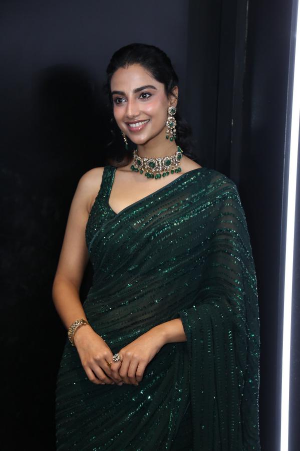 meenakshi-chowdary-stills-2-3.jpg