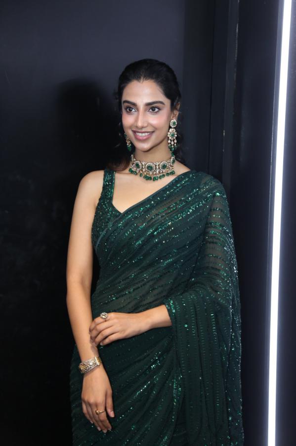 meenakshi-chowdary-stills-2-4.jpg