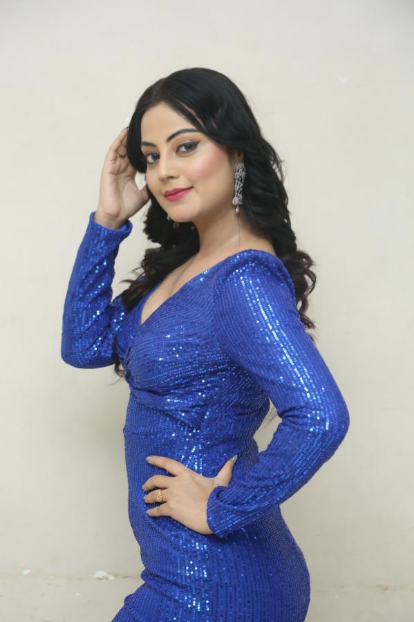 meenakshi-jaiswal-stills-15.jpg