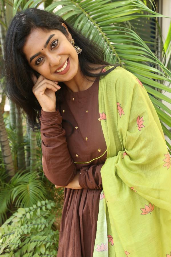 megha-leka-stills-13.jpg