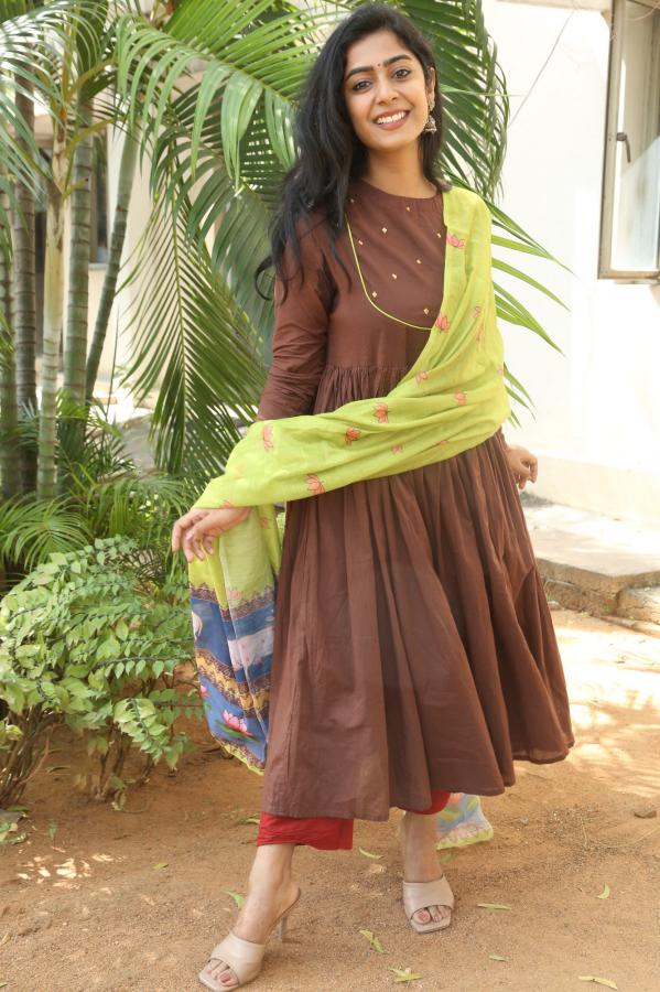 megha-leka-stills-4.jpg