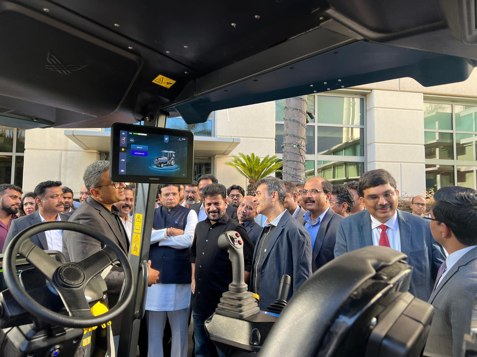 monarch-tractors-to-investment-in-hyderabad-2.jpg