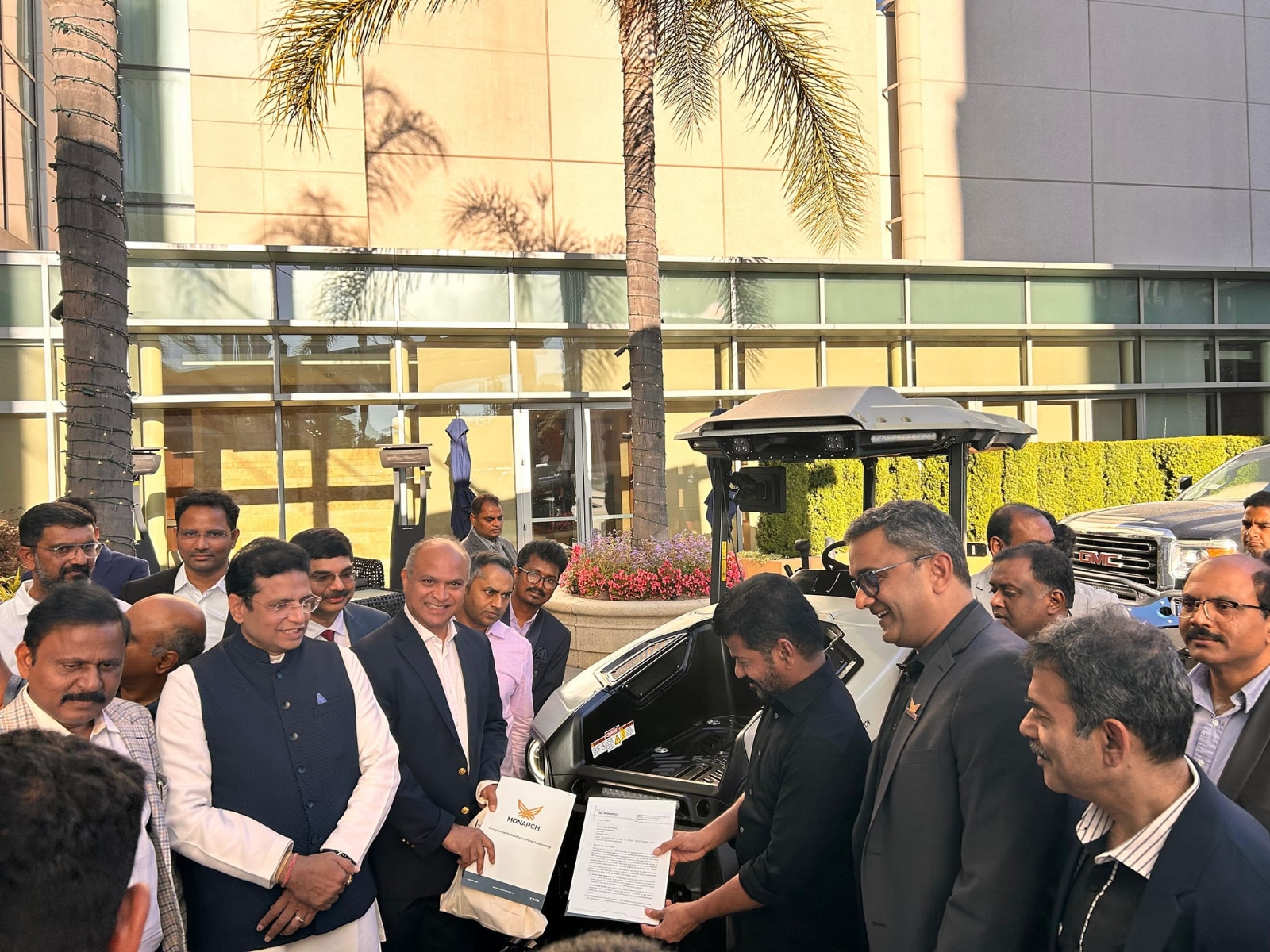 monarch-tractors-to-investment-in-hyderabad-3.jpg