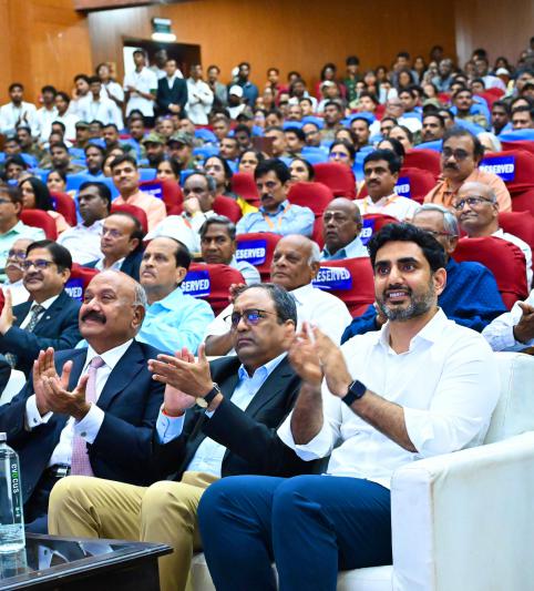 nara-lokesh-at-au-alumini-meet-in-vizag-17.jpg