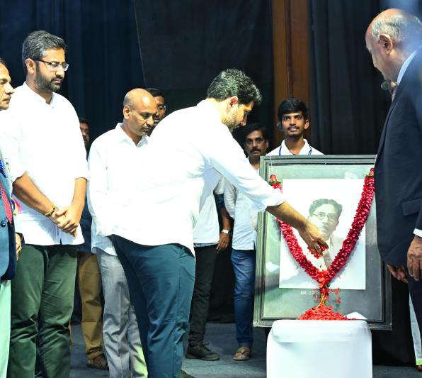 nara-lokesh-at-au-alumini-meet-in-vizag-18.jpg