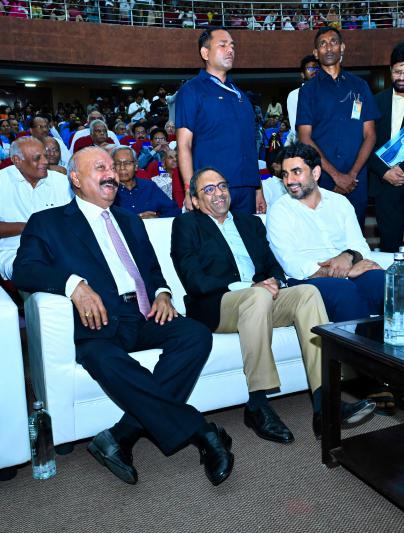 nara-lokesh-at-au-alumini-meet-in-vizag-19.jpg