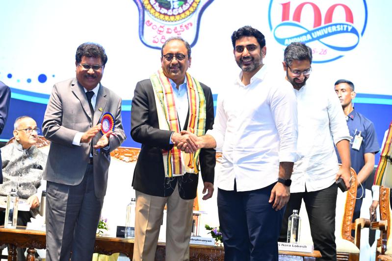 nara-lokesh-at-au-alumini-meet-in-vizag-23.jpg