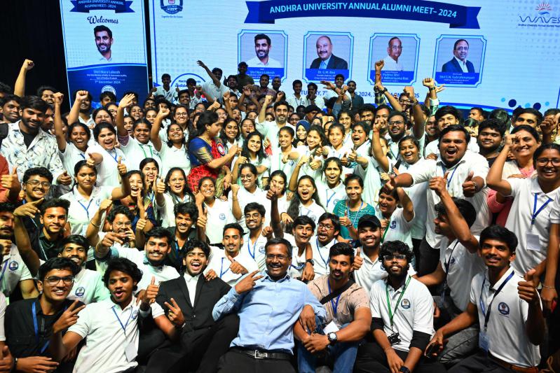 nara-lokesh-at-au-alumini-meet-in-vizag-24.jpg