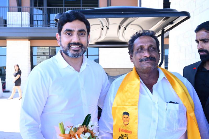 nara-lokesh-meets-nri-tdp-fans-10.jpg