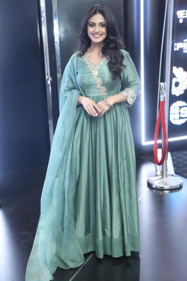 nayan-sarika-stills-18.jpg