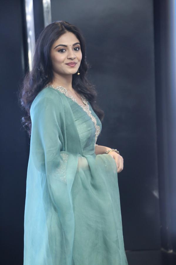 nayan-sarika-stills-5.jpg