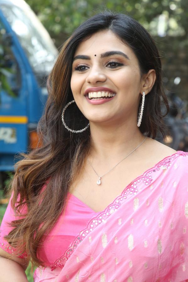 nayana-sarika-stills-13.jpg