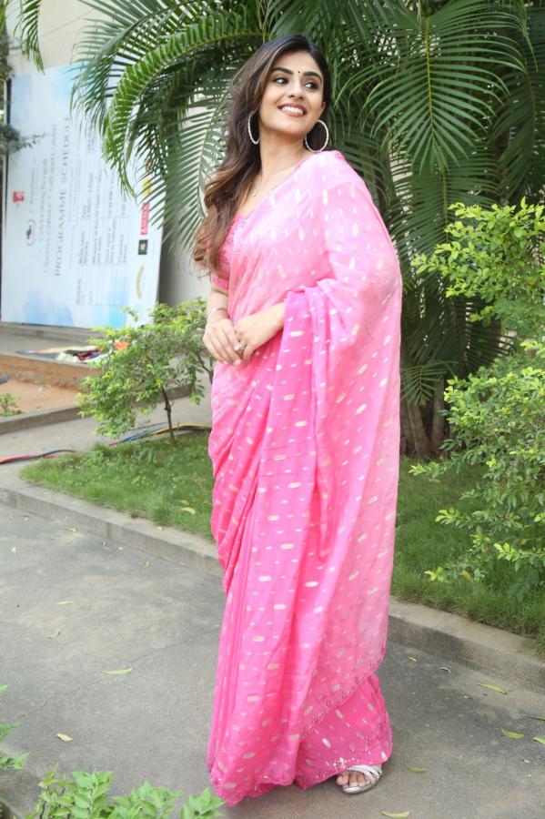 nayana-sarika-stills-2.jpg