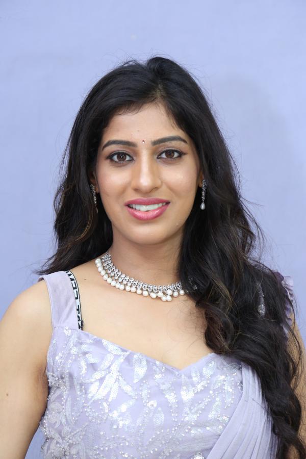 Naziya Stills