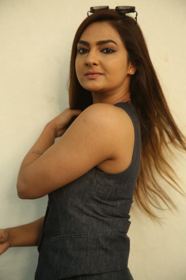 neha-despandy-stills-21.jpg