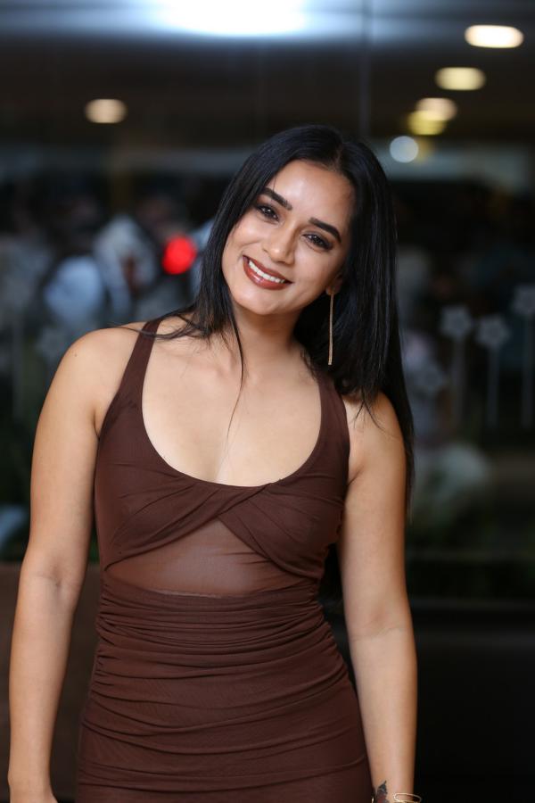 neha-krishna-stills-12.jpg
