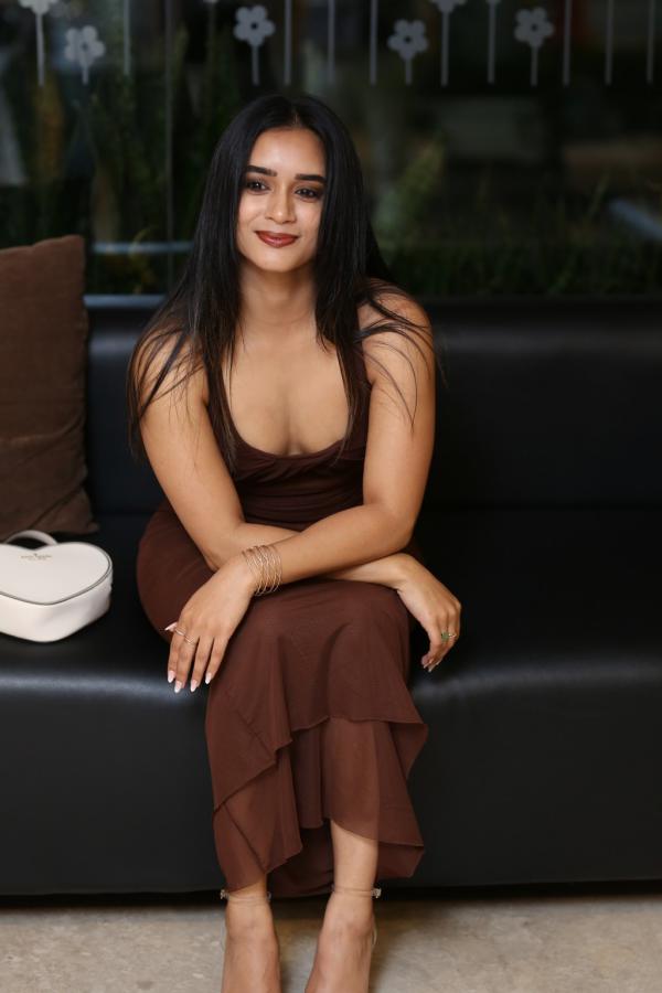 neha-krishna-stills-16.jpg