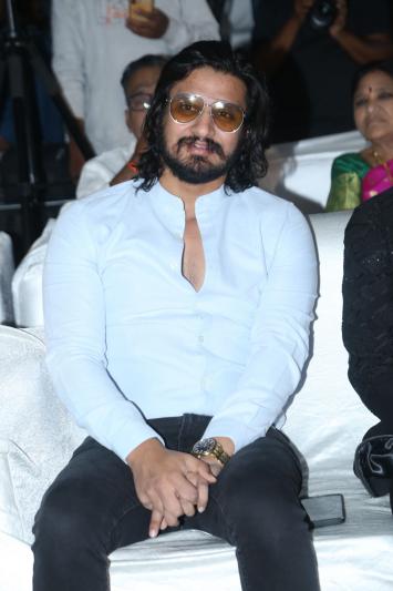 nikhil-stills-2-3.jpg