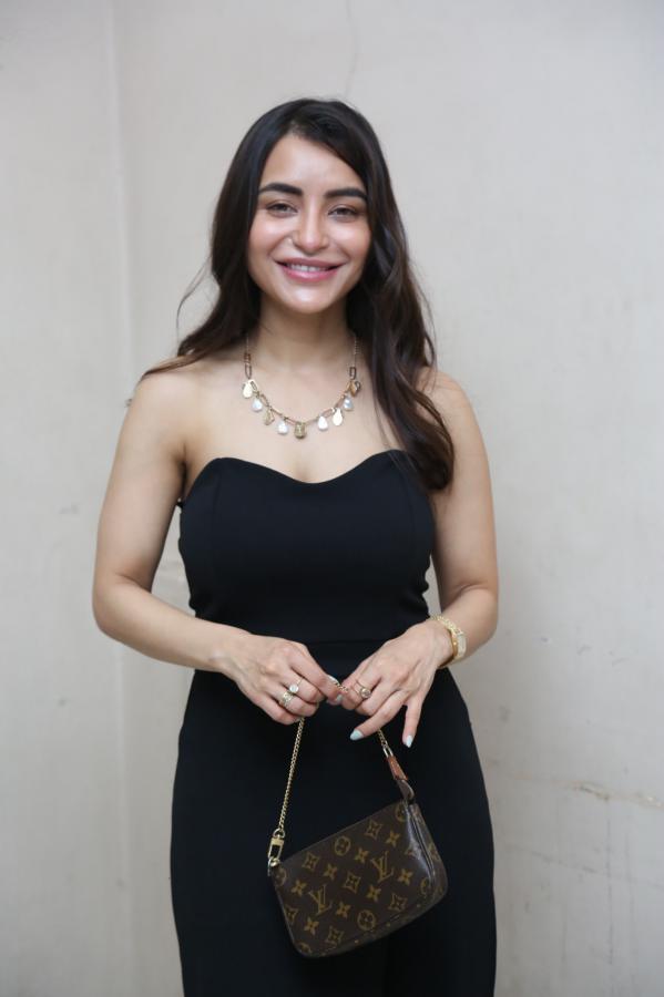 nikisha-stills-14.jpg