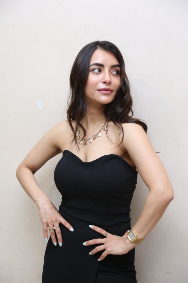 nikisha-stills-9.jpg