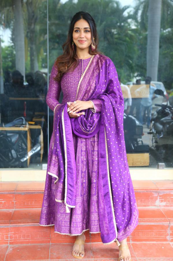 nivetha-peturaj-stills-8.jpg