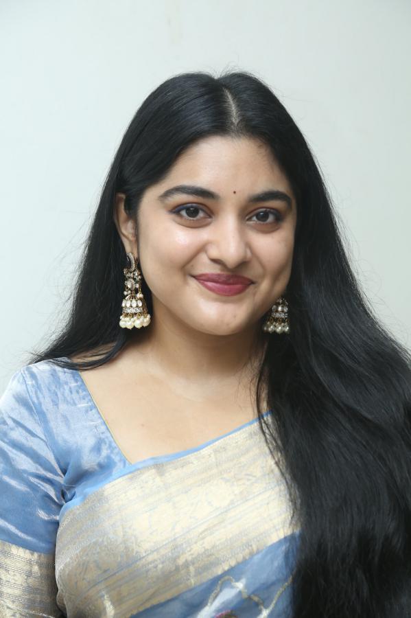 nivetha-thomas-stills-3-13.jpg