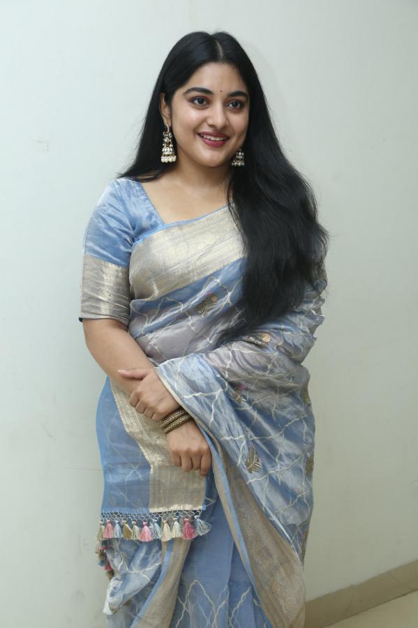 nivetha-thomas-stills-3-14.jpg