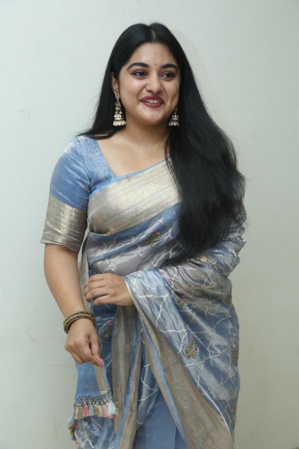 nivetha-thomas-stills-3-15.jpg