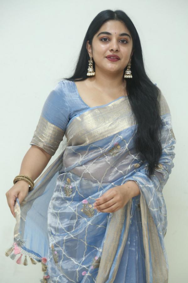 nivetha-thomas-stills-3-5.jpg