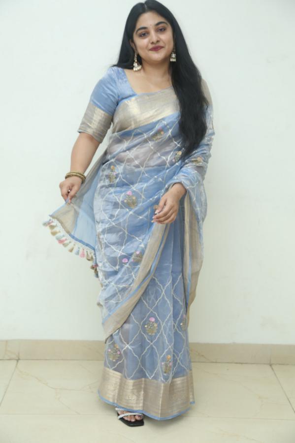 nivetha-thomas-stills-3-7.jpg