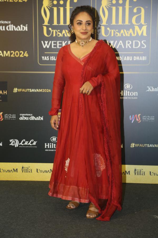 pearle-maaney-at-iifa-awards-2.jpg