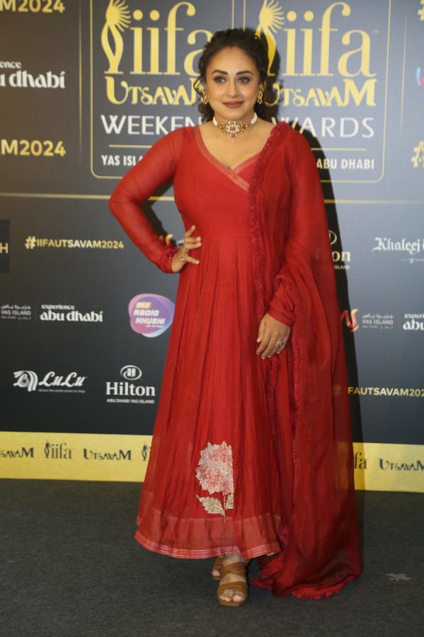 pearle-maaney-at-iifa-awards-3.jpg