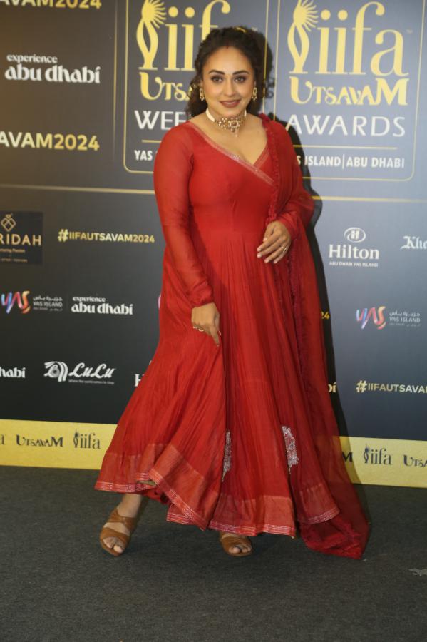 pearle-maaney-at-iifa-awards-5.jpg