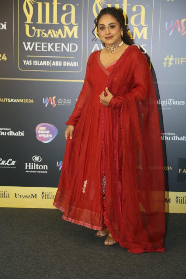 pearle-maaney-at-iifa-awards-8.jpg