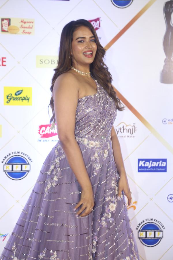 poojitha-ponnada-at-filmfare-awards-23.jpg