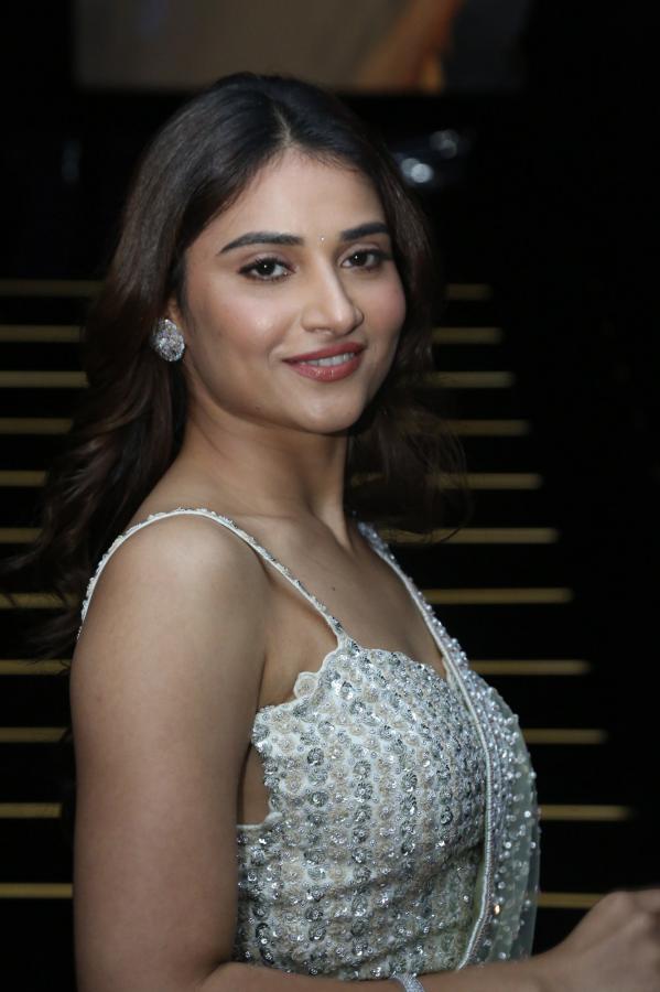 prisha-rajesh-singh-stills-10.jpg