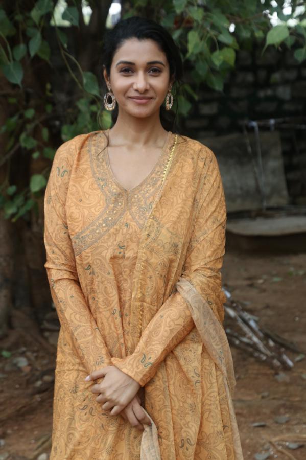 priya-bhavani-shanker-stills-2.jpg